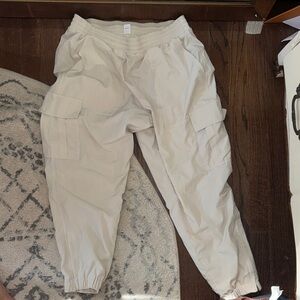 Old Navy Cream Cargo Joggers